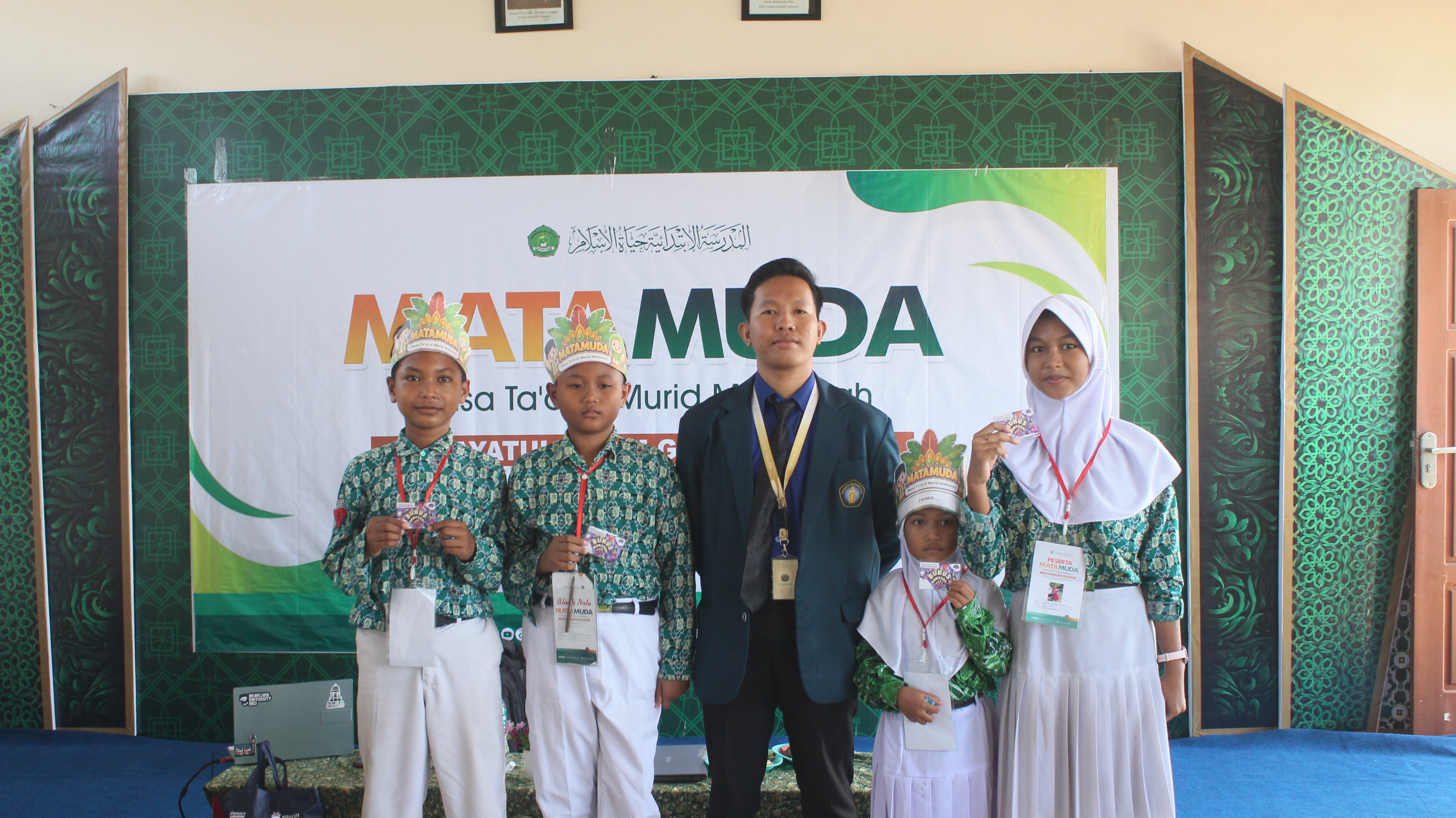 MMD UB Kelompok 54 Menanamkan Budaya Bersih melalui Program Hotelier