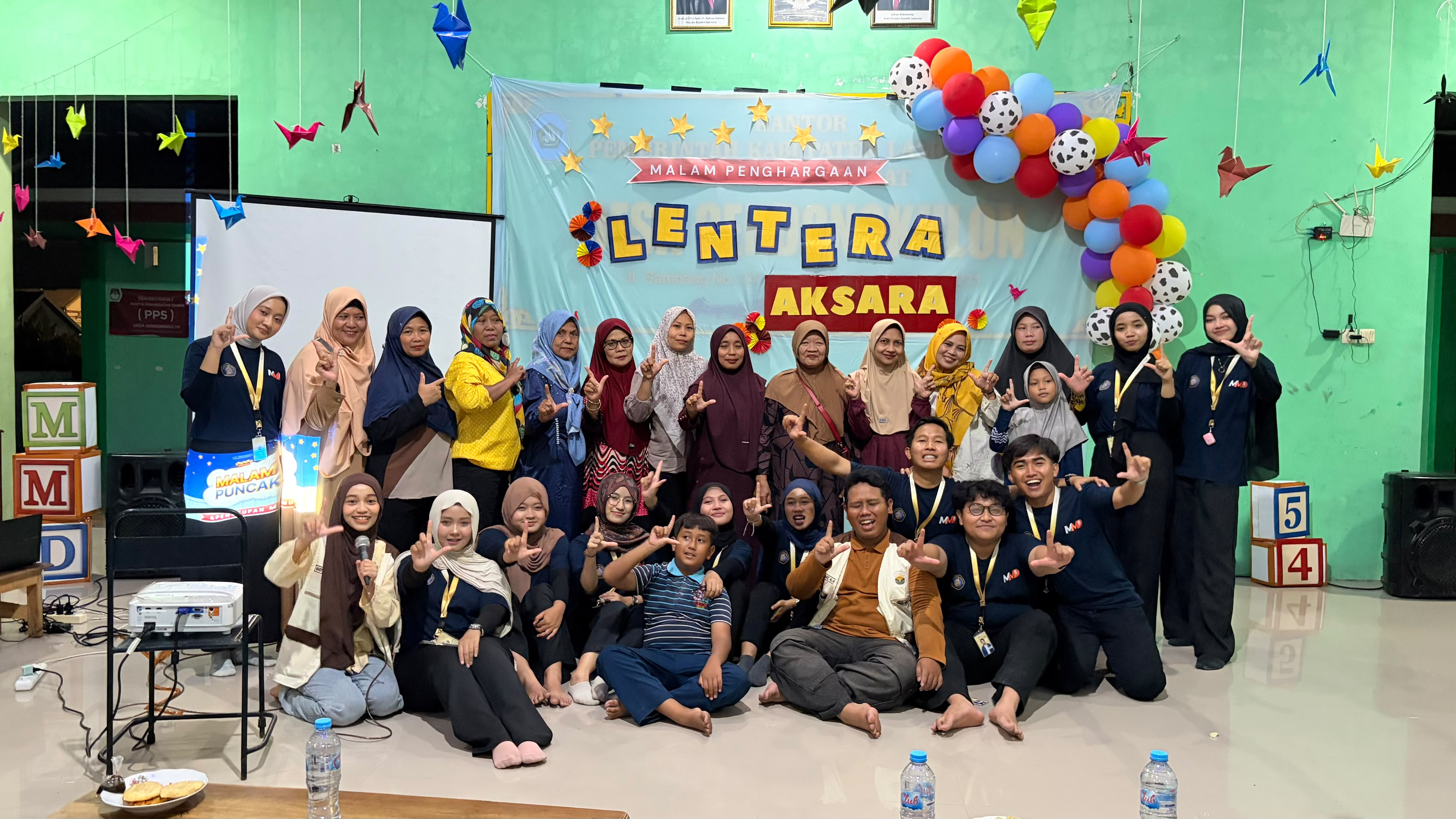 Tandai Akhir Pengabdian, MMD UB Kelompok 54 Gelar Malam Puncak dan Penghargaan Lomba Lentera Aksara