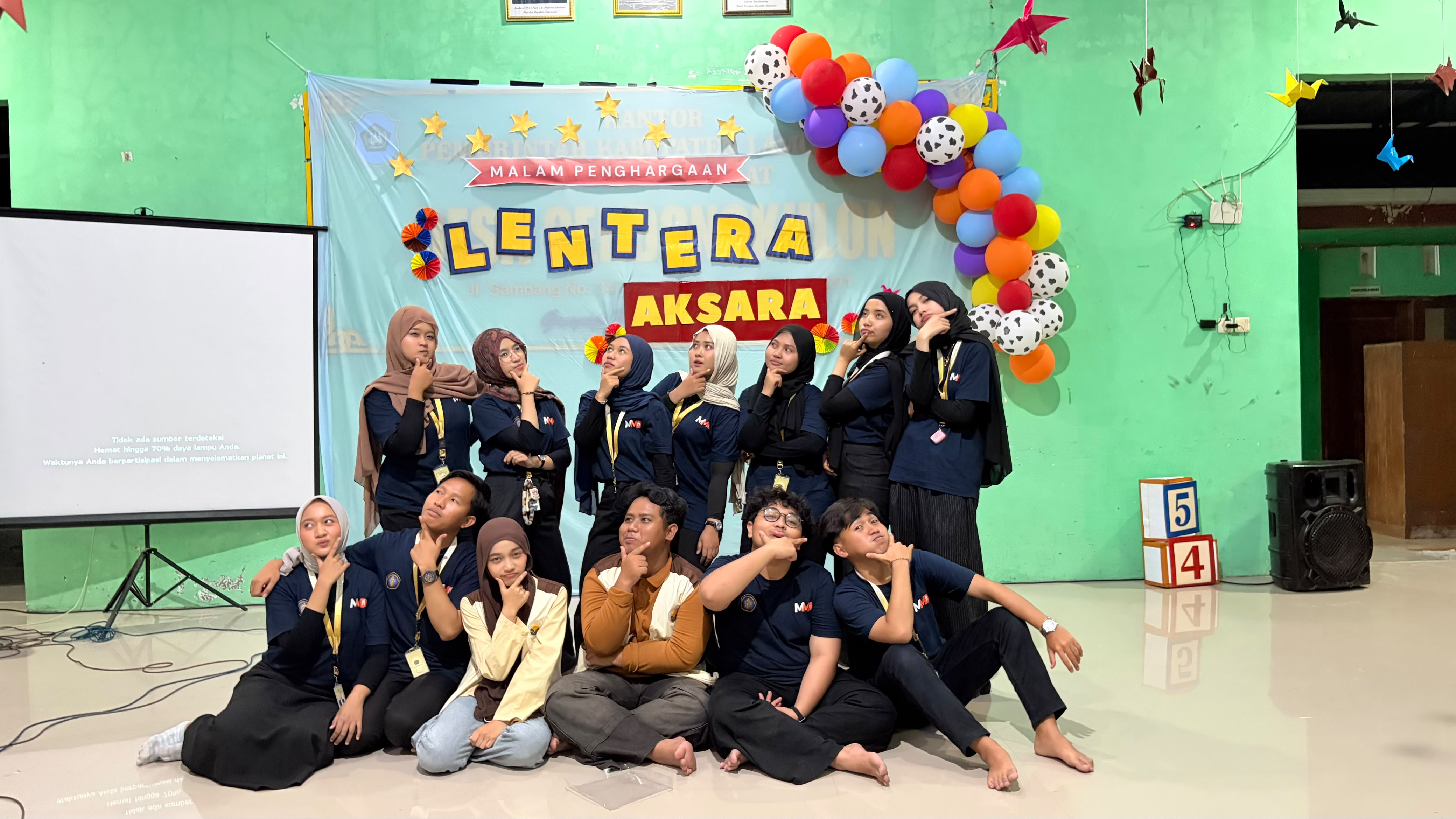 Tandai Akhir Pengabdian, MMD UB Kelompok 54 Gelar Malam Puncak dan Penghargaan Lomba Lentera Aksara - Foto 2