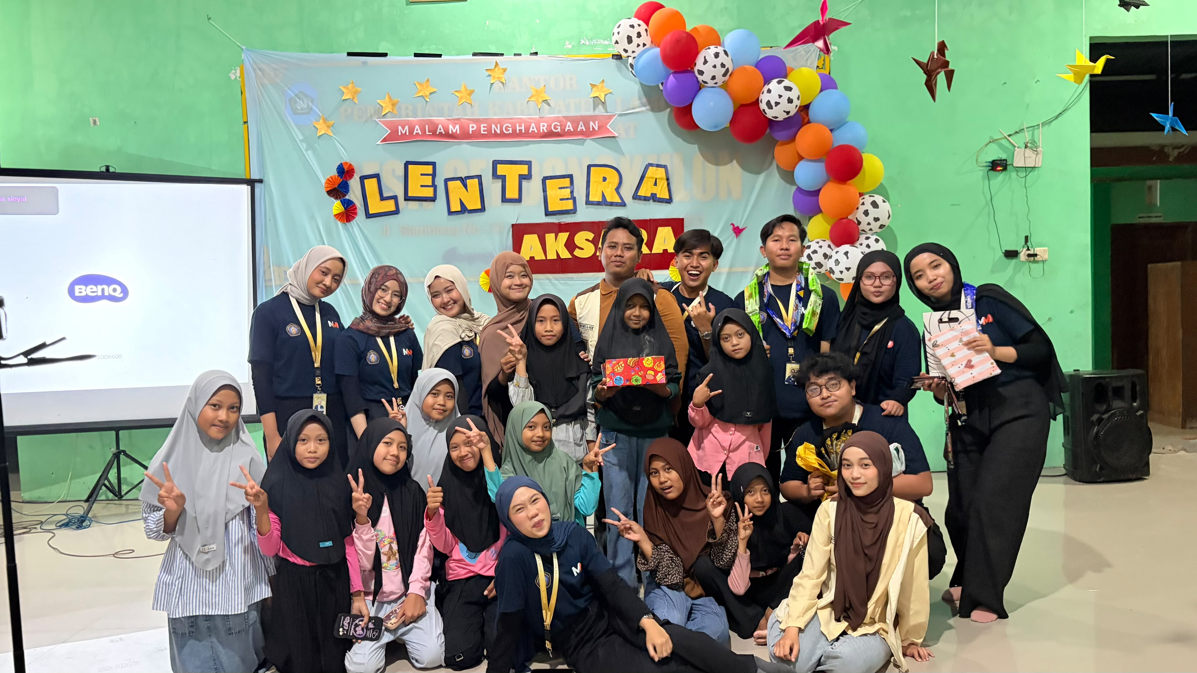 Tandai Akhir Pengabdian, MMD UB Kelompok 54 Gelar Malam Puncak dan Penghargaan Lomba Lentera Aksara - Foto 3